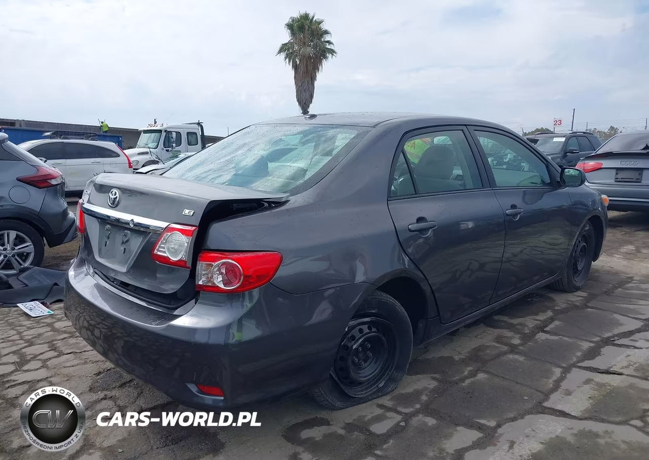 2011 Toyota Corolla Le VIN:JTDBU4EE6BJ108256 - 4