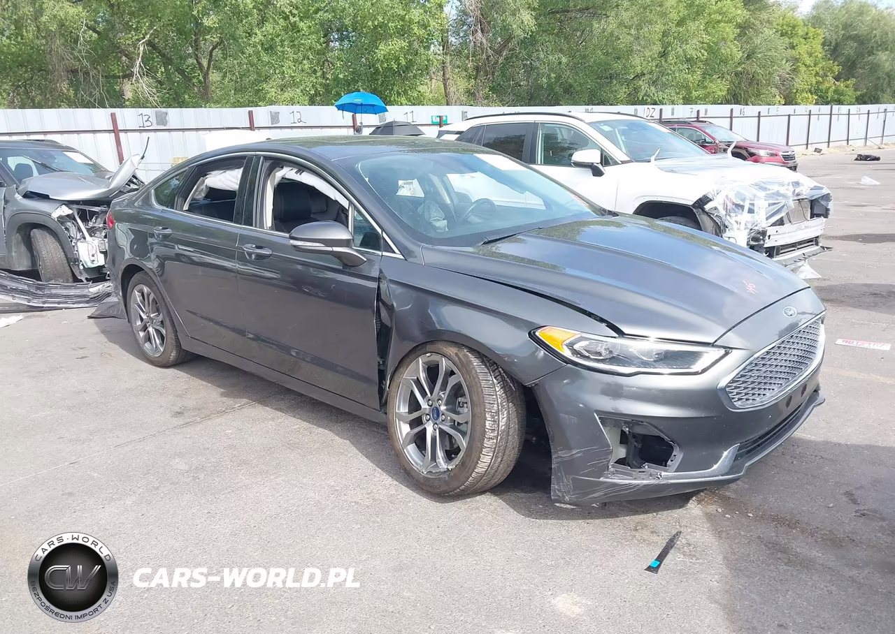 2020 Ford Fusion Hybrid Titanium – zdjęcie 1 z 16