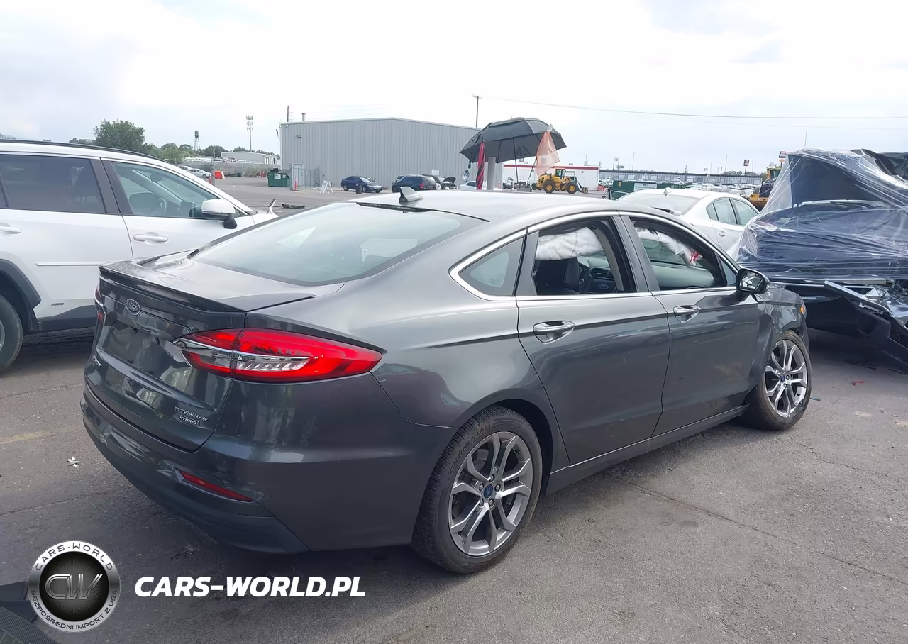 2020 Ford Fusion Hybrid Titanium VIN:3FA6P0RU1LR112828 - 4