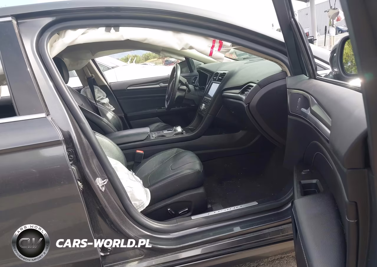 2020 Ford Fusion Hybrid Titanium VIN:3FA6P0RU1LR112828 - 5