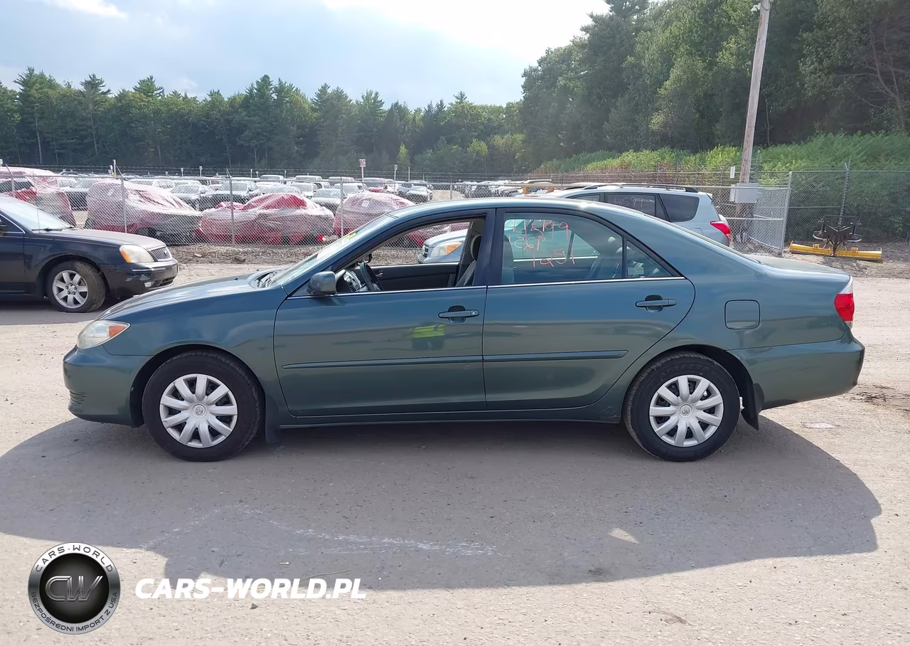 2005 Toyota Camry Le VIN:4T1BE32K05U076310 - 12