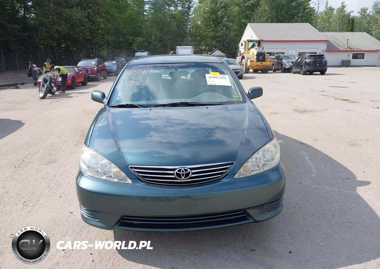 2005 Toyota Camry Le VIN:4T1BE32K05U076310 - 13