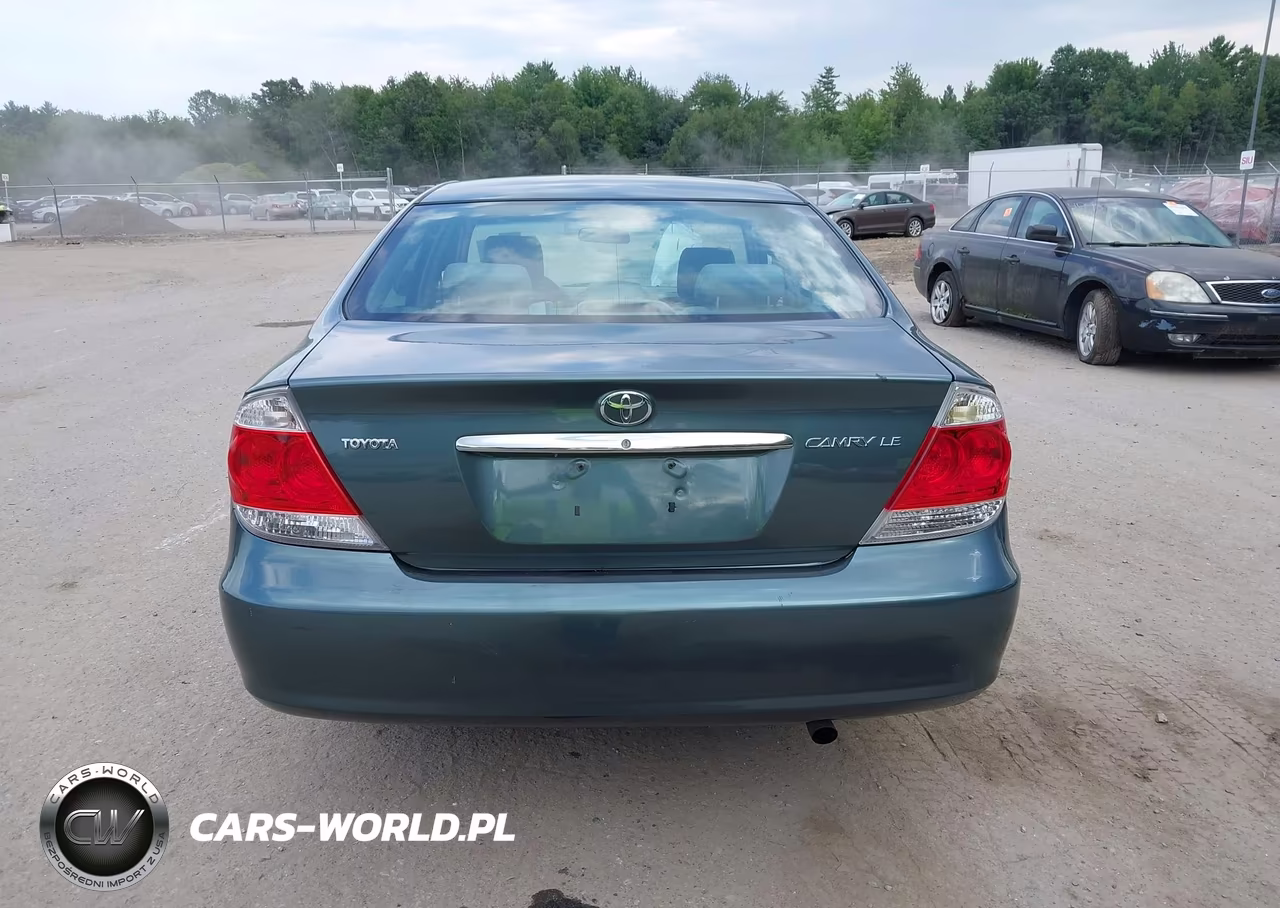 2005 Toyota Camry Le VIN:4T1BE32K05U076310 - 15