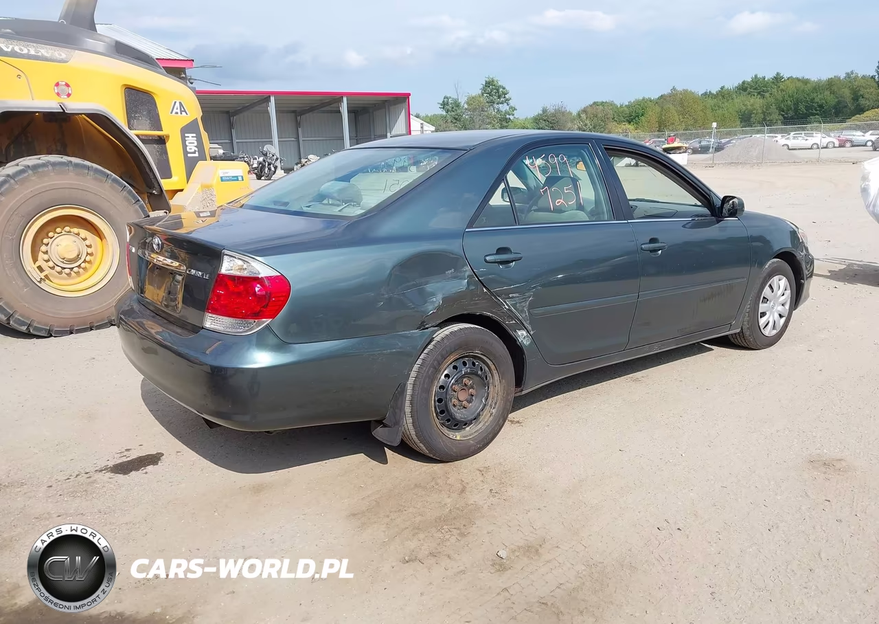 2005 Toyota Camry Le VIN:4T1BE32K05U076310 - 4