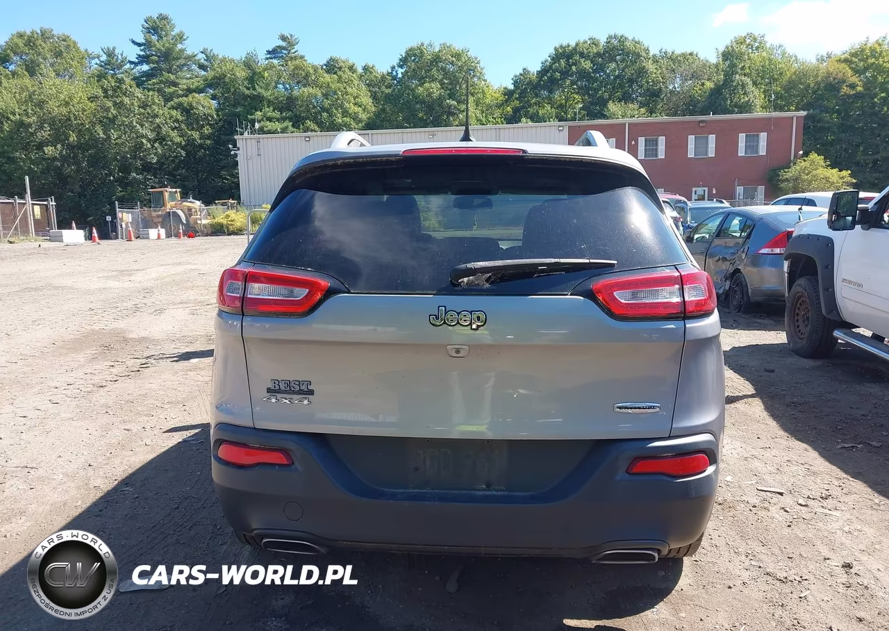 2015 Jeep Cherokee Latitude VIN:1C4PJMCS8FW558281 - 16
