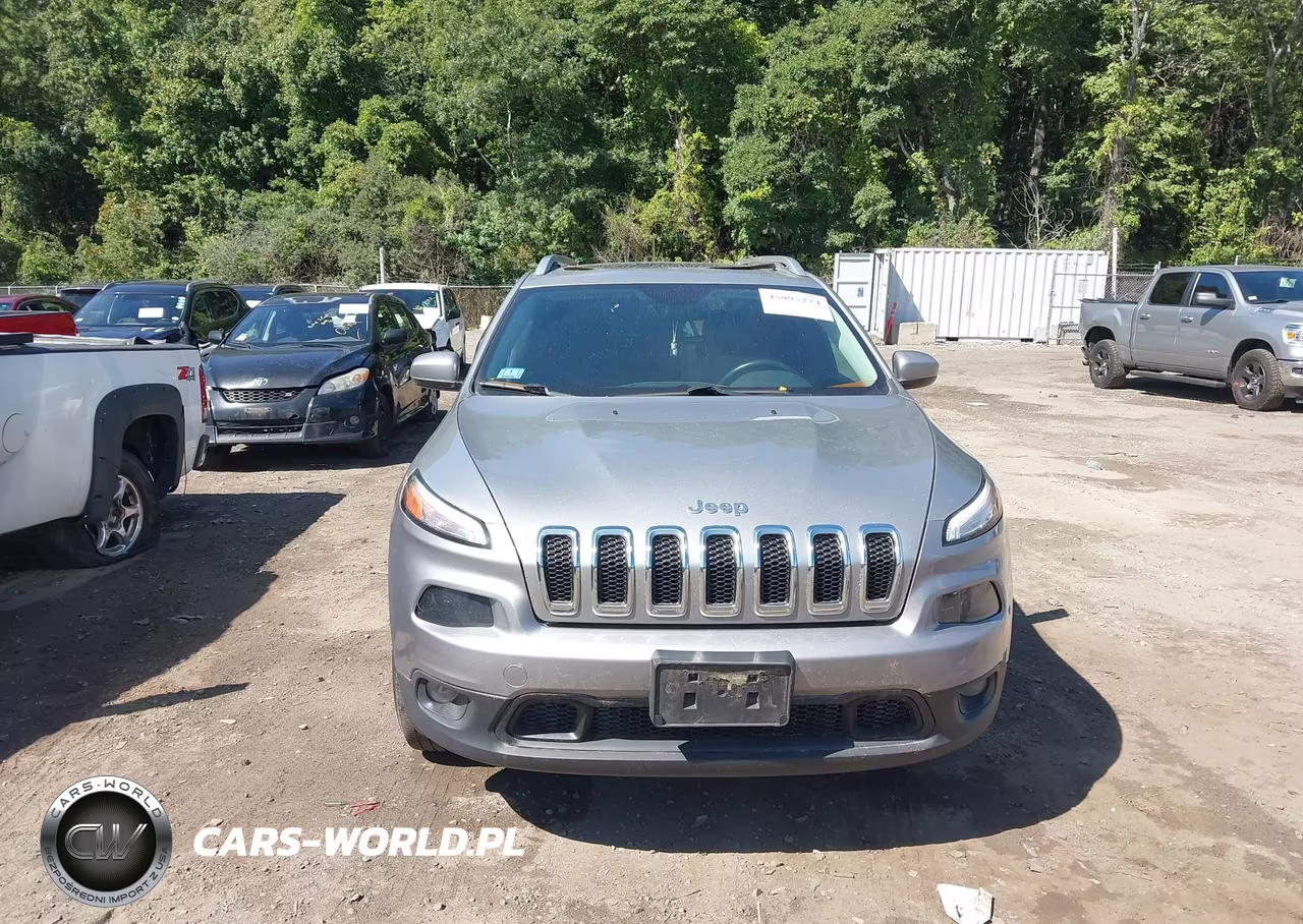 2015 Jeep Cherokee Latitude VIN:1C4PJMCS8FW558281 - 6