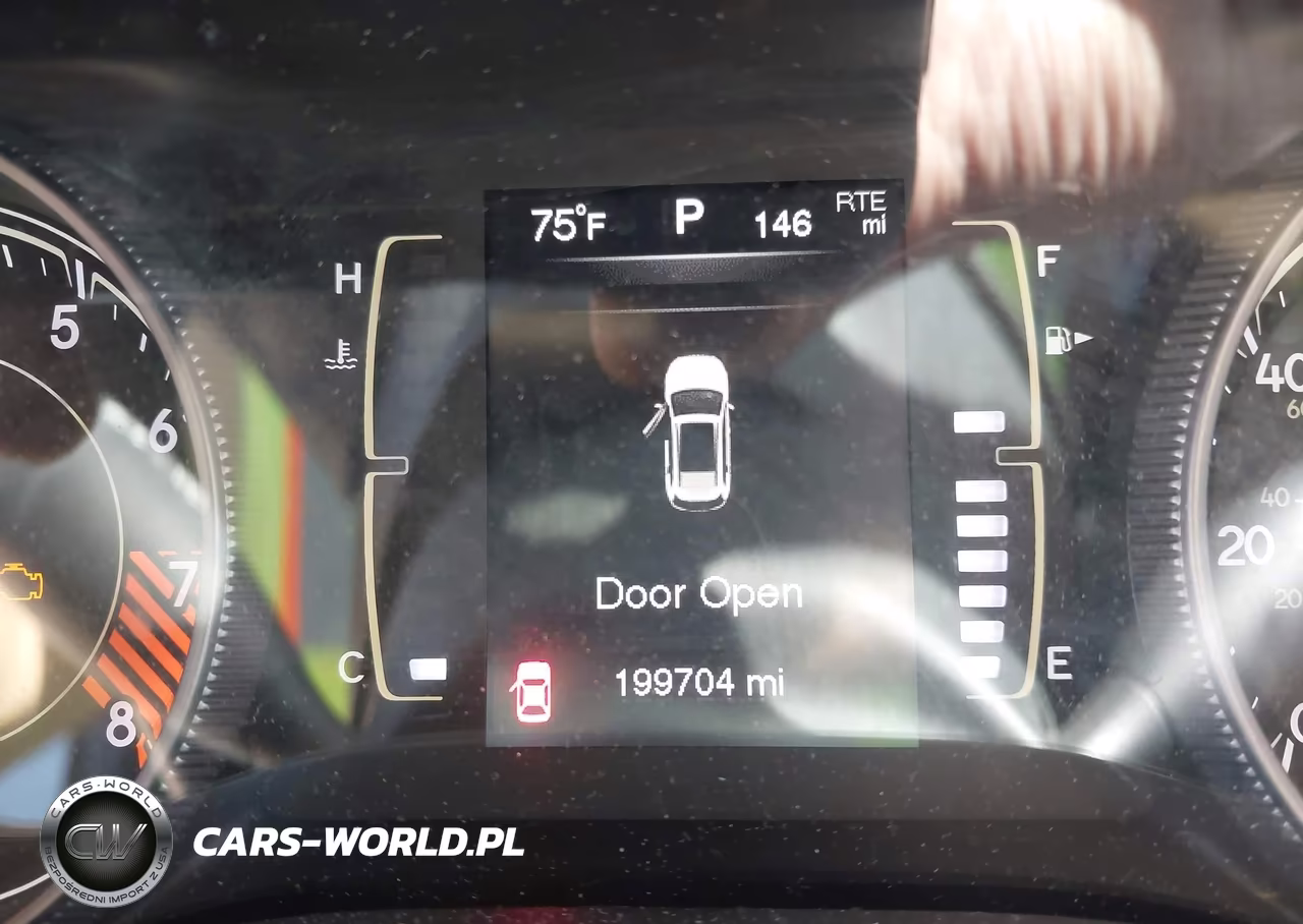 2015 Jeep Cherokee Latitude VIN:1C4PJMCS8FW558281 - 7