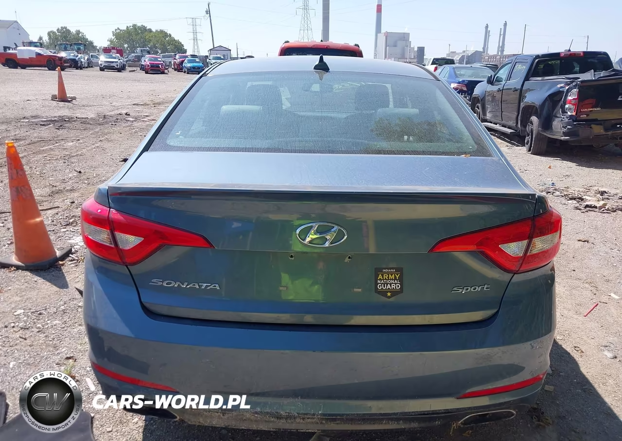 2016 Hyundai Sonata Sport VIN:5NPE34AF5GH393546 - 16