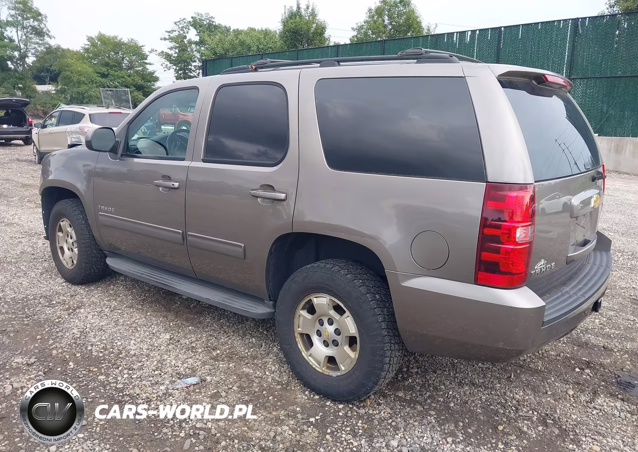2013 Chevrolet Tahoe Ls VIN:1GNSKAE04DR113802 - 3