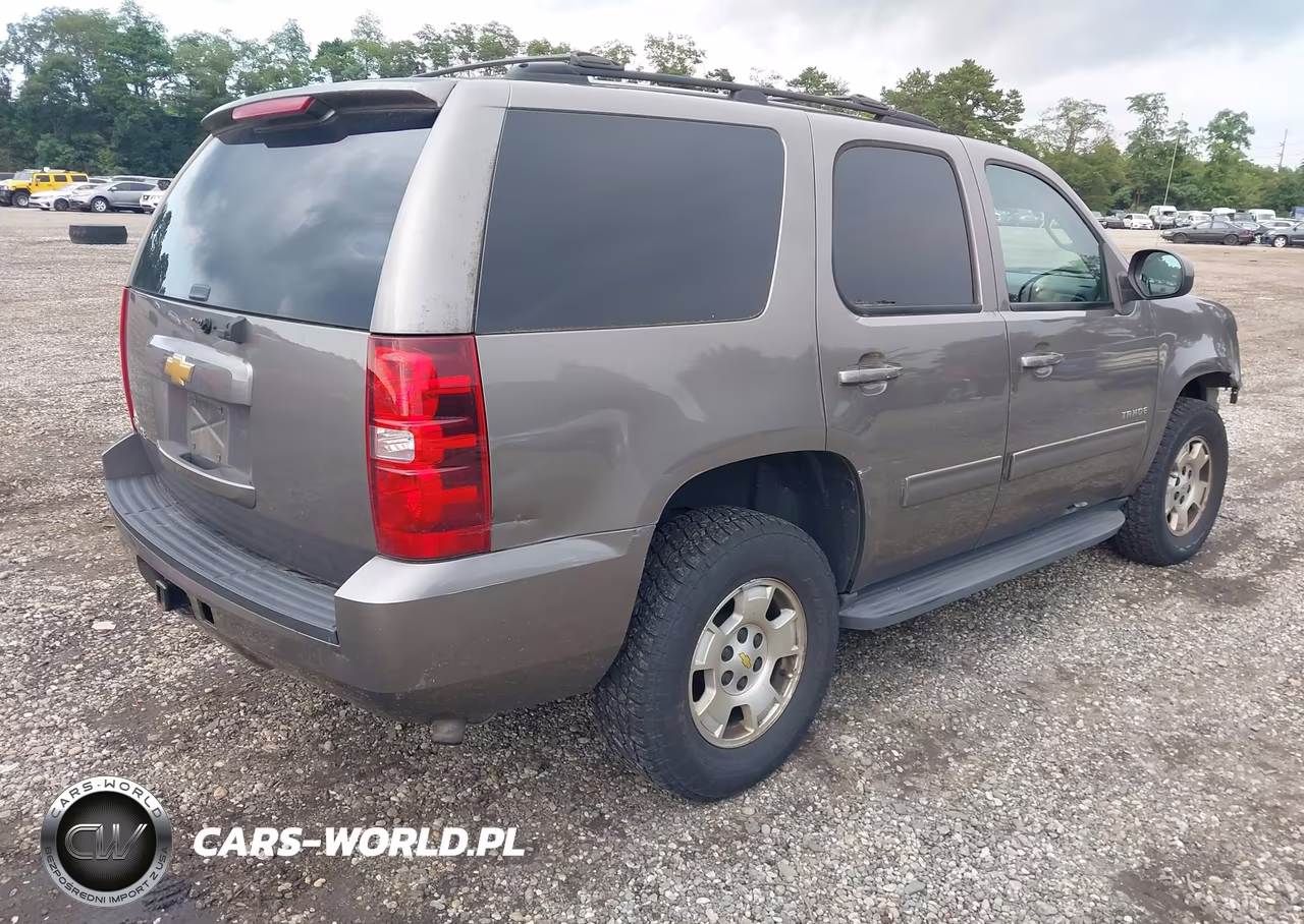 2013 Chevrolet Tahoe Ls VIN:1GNSKAE04DR113802 - 4