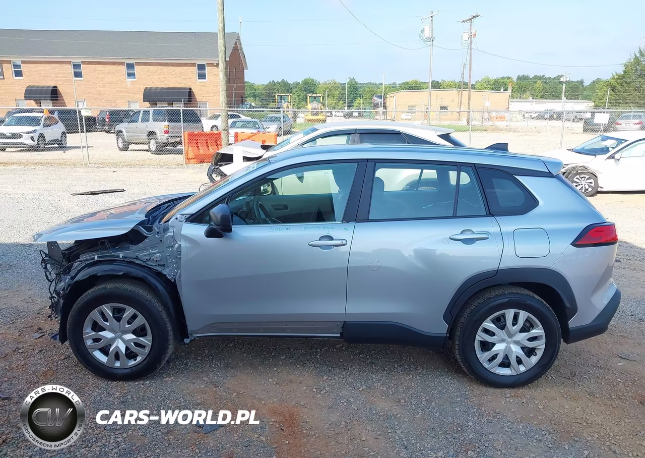 2022 Toyota Corolla Cross L VIN:7MUAAABG0NV043426 - 14