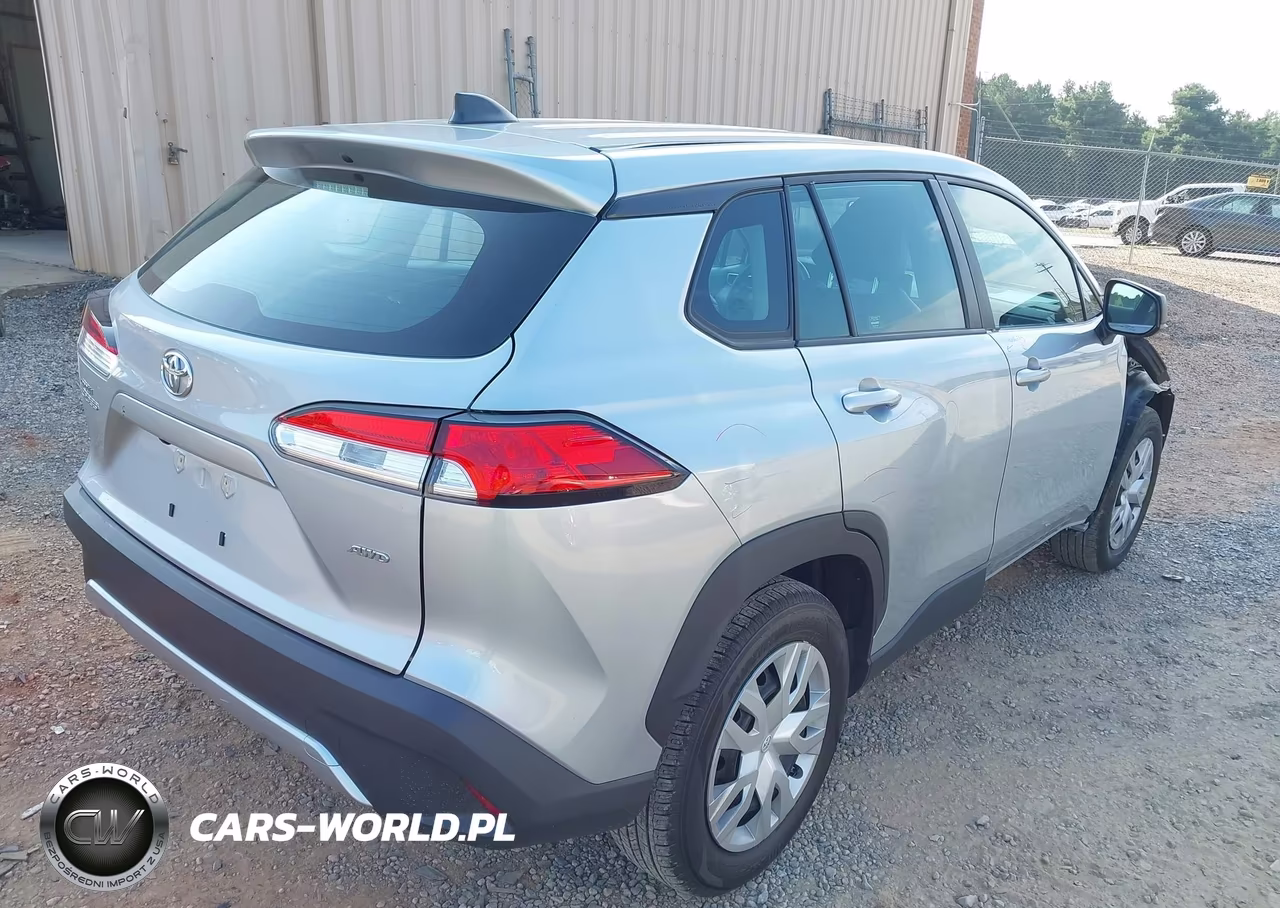 2022 Toyota Corolla Cross L VIN:7MUAAABG0NV043426 - 4