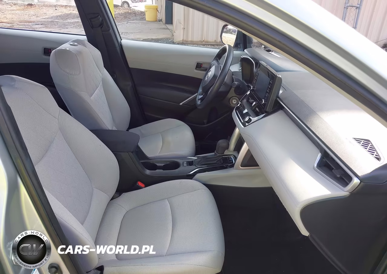 2022 Toyota Corolla Cross L VIN:7MUAAABG0NV043426 - 5