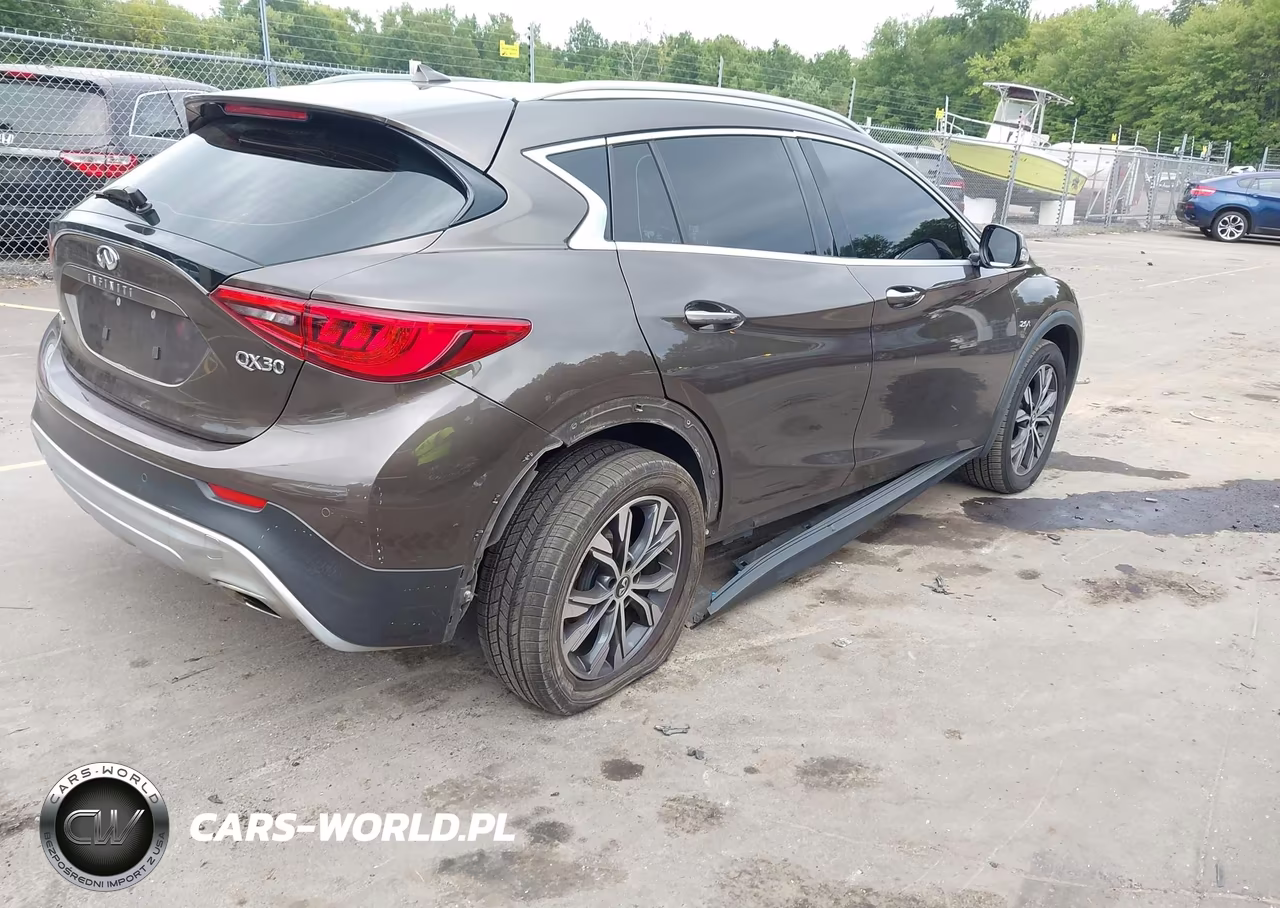 2017 Infiniti Qx30 Premium VIN:SJKCH5CR4HA016542 - 4