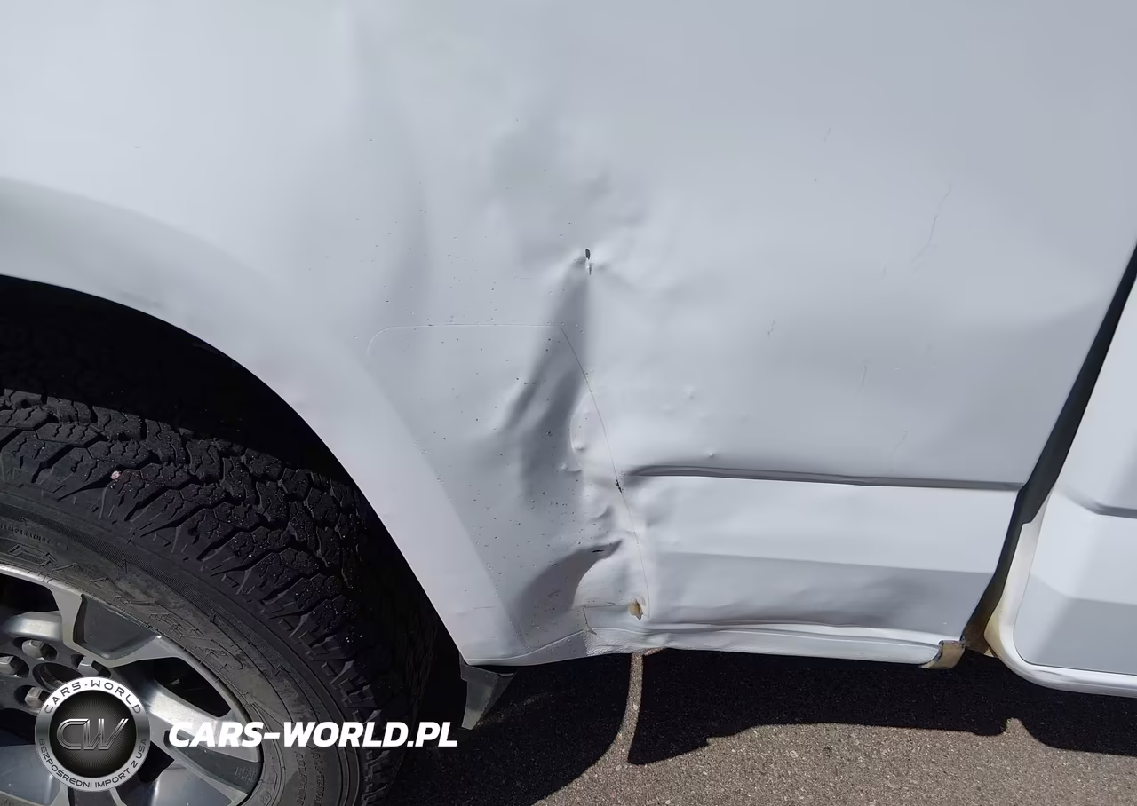 2018 Chevrolet Colorado Z71 VIN:1GCHTDEN0J1237699 - 13