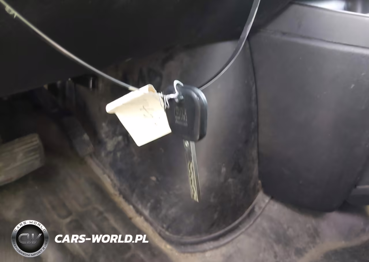 2018 Chevrolet Express 2500 Work Van VIN:1GCWGAFP2J1319458 - 11