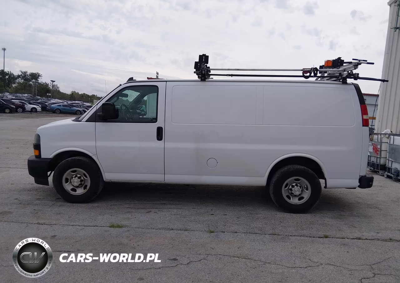 2018 Chevrolet Express 2500 Work Van VIN:1GCWGAFP2J1319458 - 16