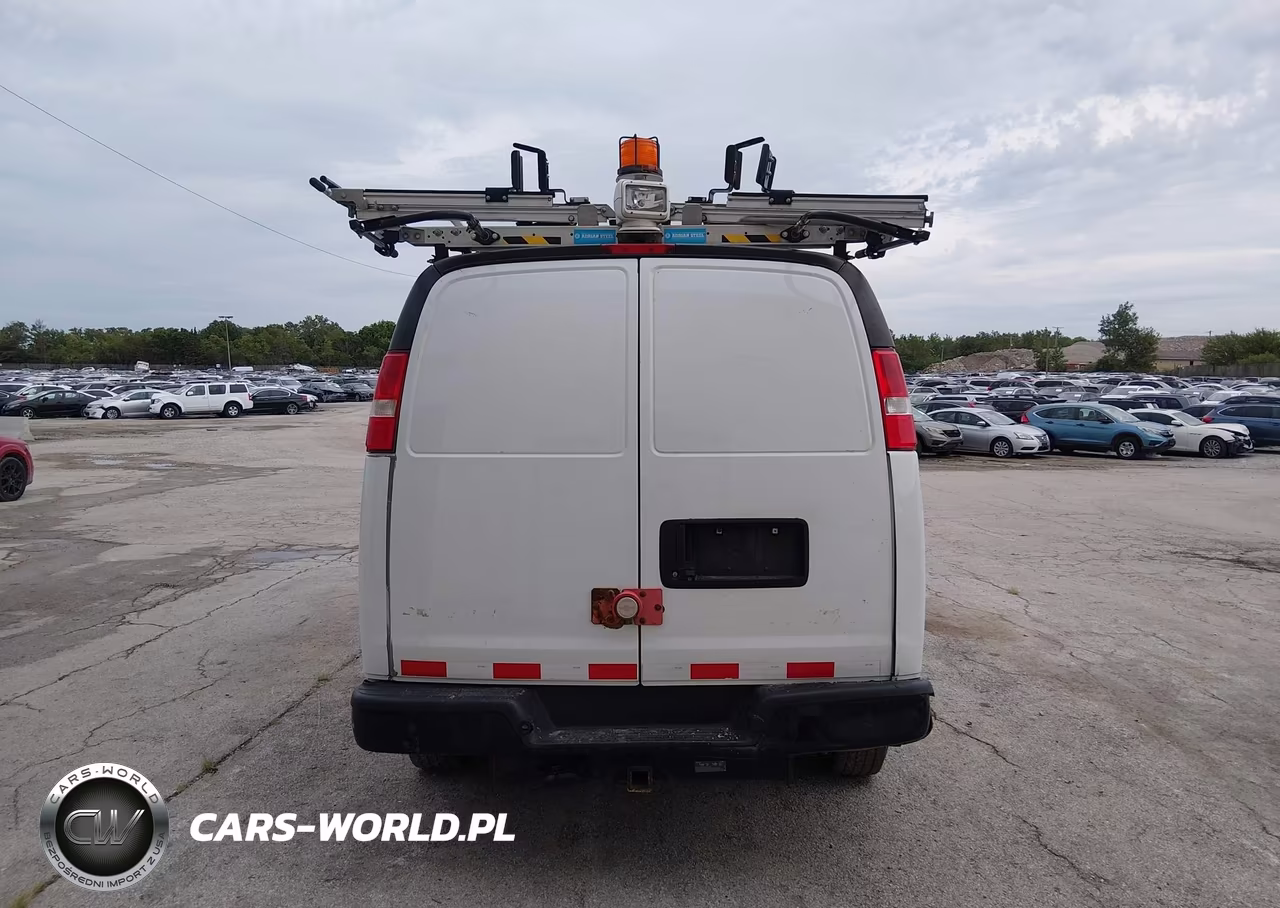 2018 Chevrolet Express 2500 Work Van VIN:1GCWGAFP2J1319458 - 18