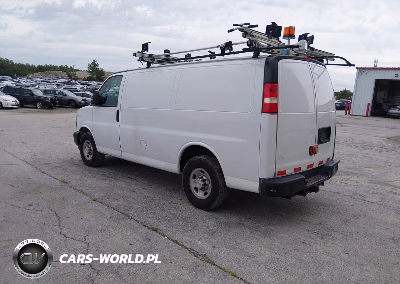 2018 Chevrolet Express 2500 Work Van VIN:1GCWGAFP2J1319458 - 3
