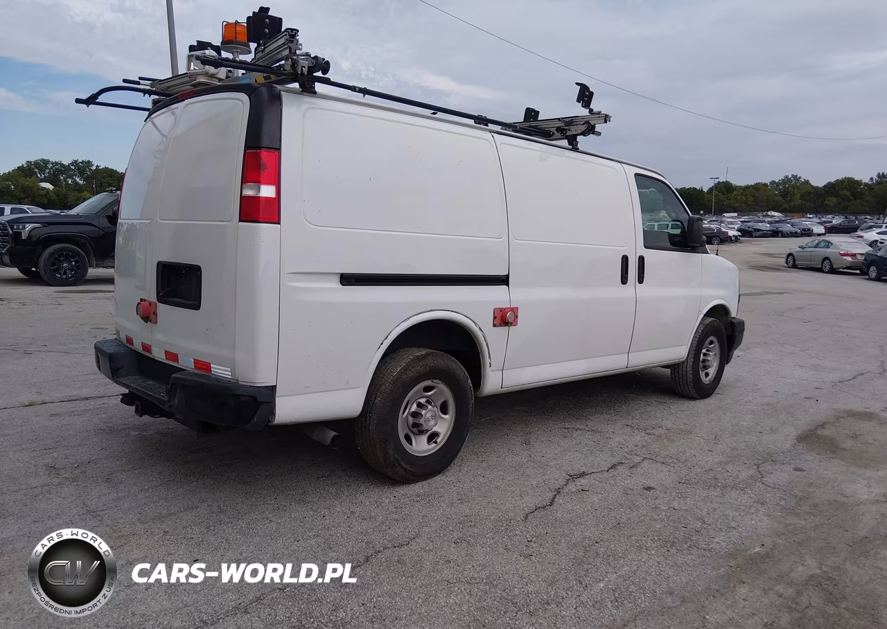2018 Chevrolet Express 2500 Work Van VIN:1GCWGAFP2J1319458 - 4