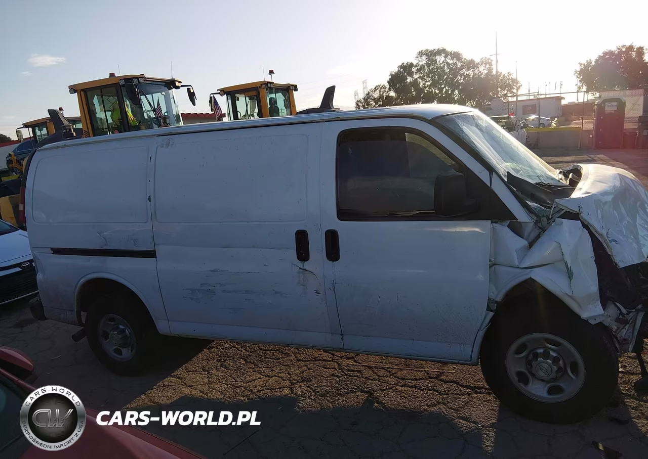 2015 Chevrolet Express 2500 Work Van VIN:1GCWGFCF6F1261953 - 13