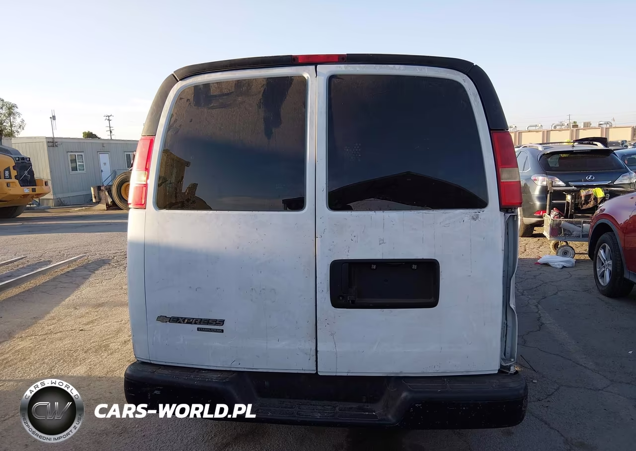 2015 Chevrolet Express 2500 Work Van VIN:1GCWGFCF6F1261953 - 16