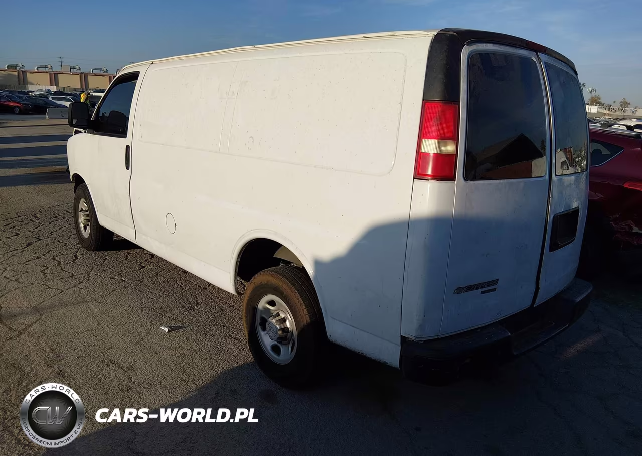 2015 Chevrolet Express 2500 Work Van VIN:1GCWGFCF6F1261953 - 3