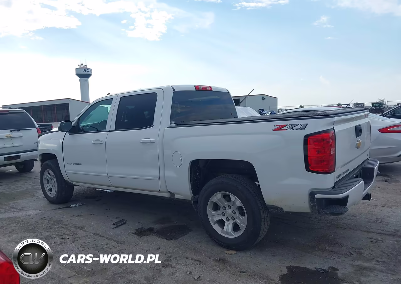 2018 Chevrolet Silverado 1500 2Lt VIN:3GCUKREC9JG440637 - 14