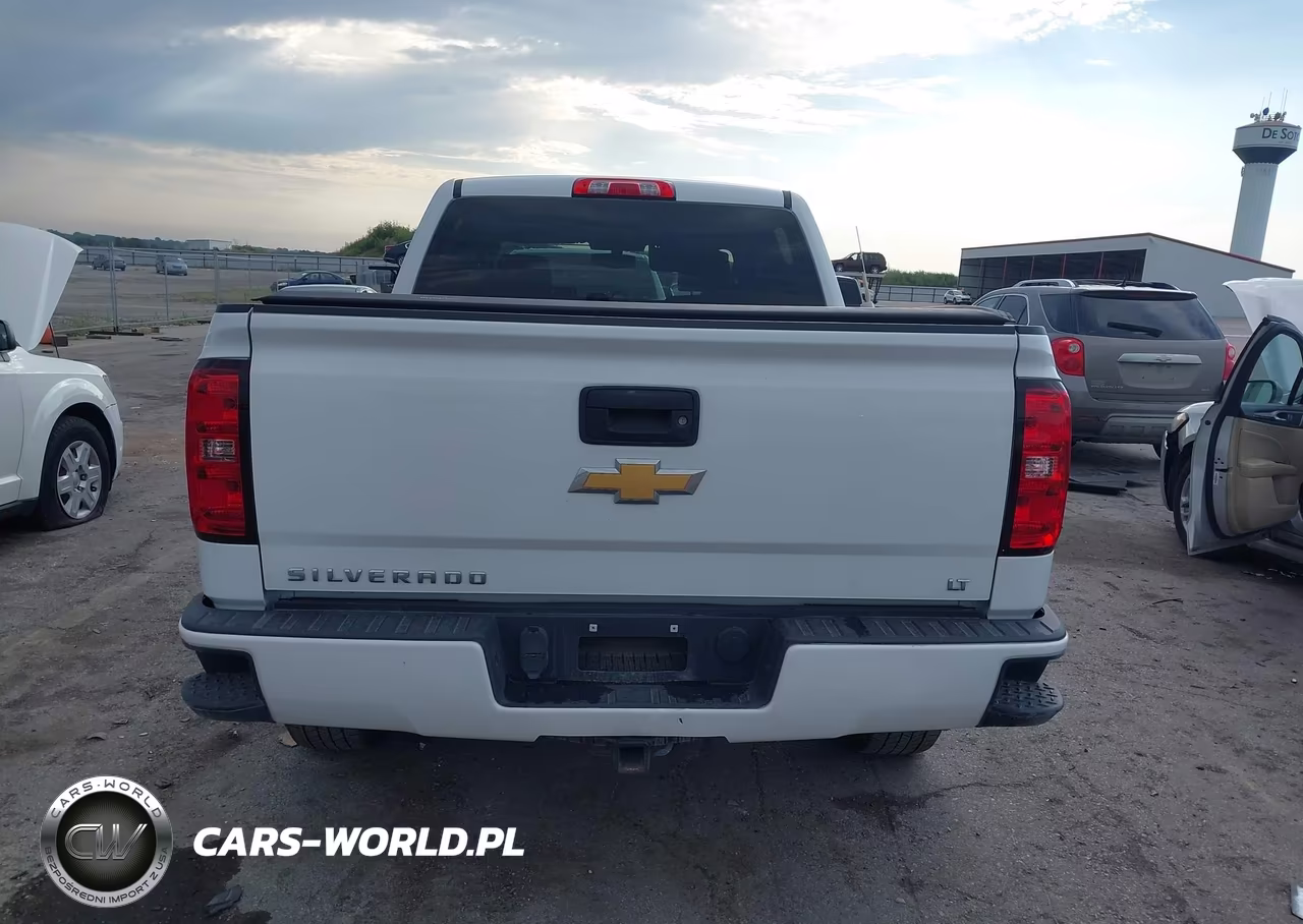 2018 Chevrolet Silverado 1500 2Lt VIN:3GCUKREC9JG440637 - 16