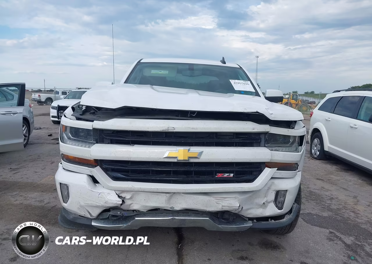 2018 Chevrolet Silverado 1500 2Lt VIN:3GCUKREC9JG440637 - 6