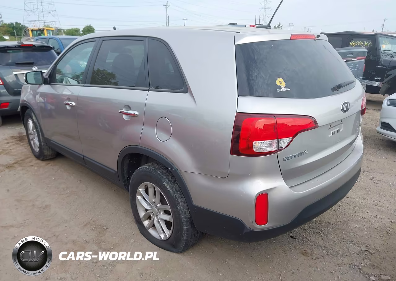 2014 Kia Sorento Lx VIN:5XYKT3A6XEG486385 - 3