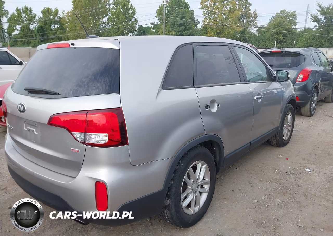 2014 Kia Sorento Lx VIN:5XYKT3A6XEG486385 - 4