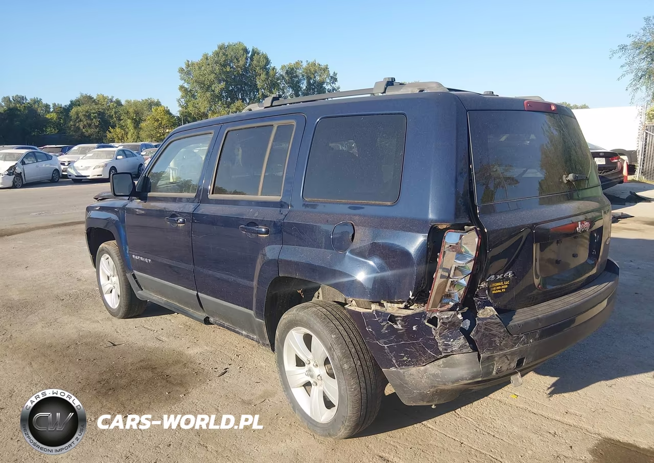 2013 Jeep Patriot Latitude VIN:1C4NJRFB1DD186324 - 3