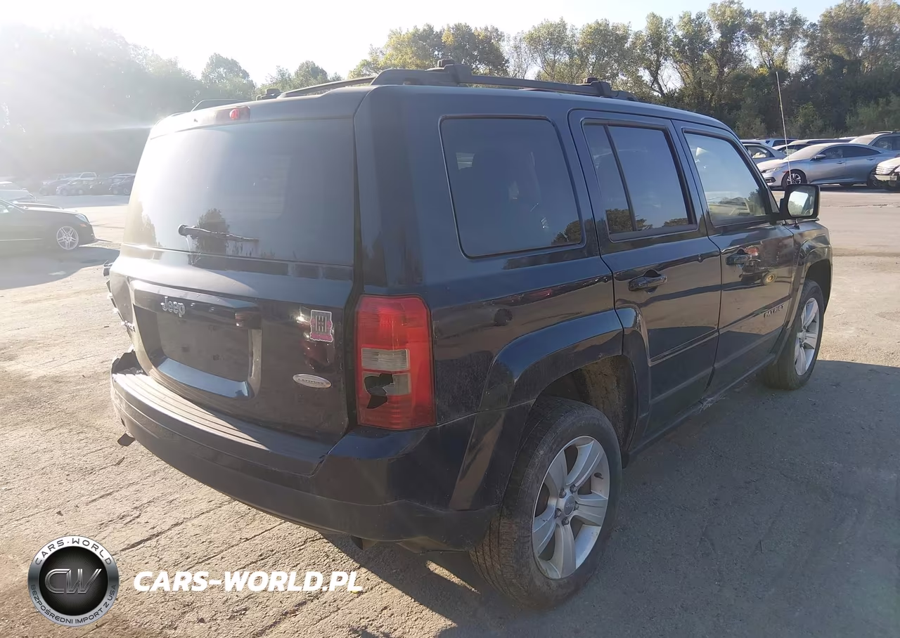 2013 Jeep Patriot Latitude VIN:1C4NJRFB1DD186324 - 4