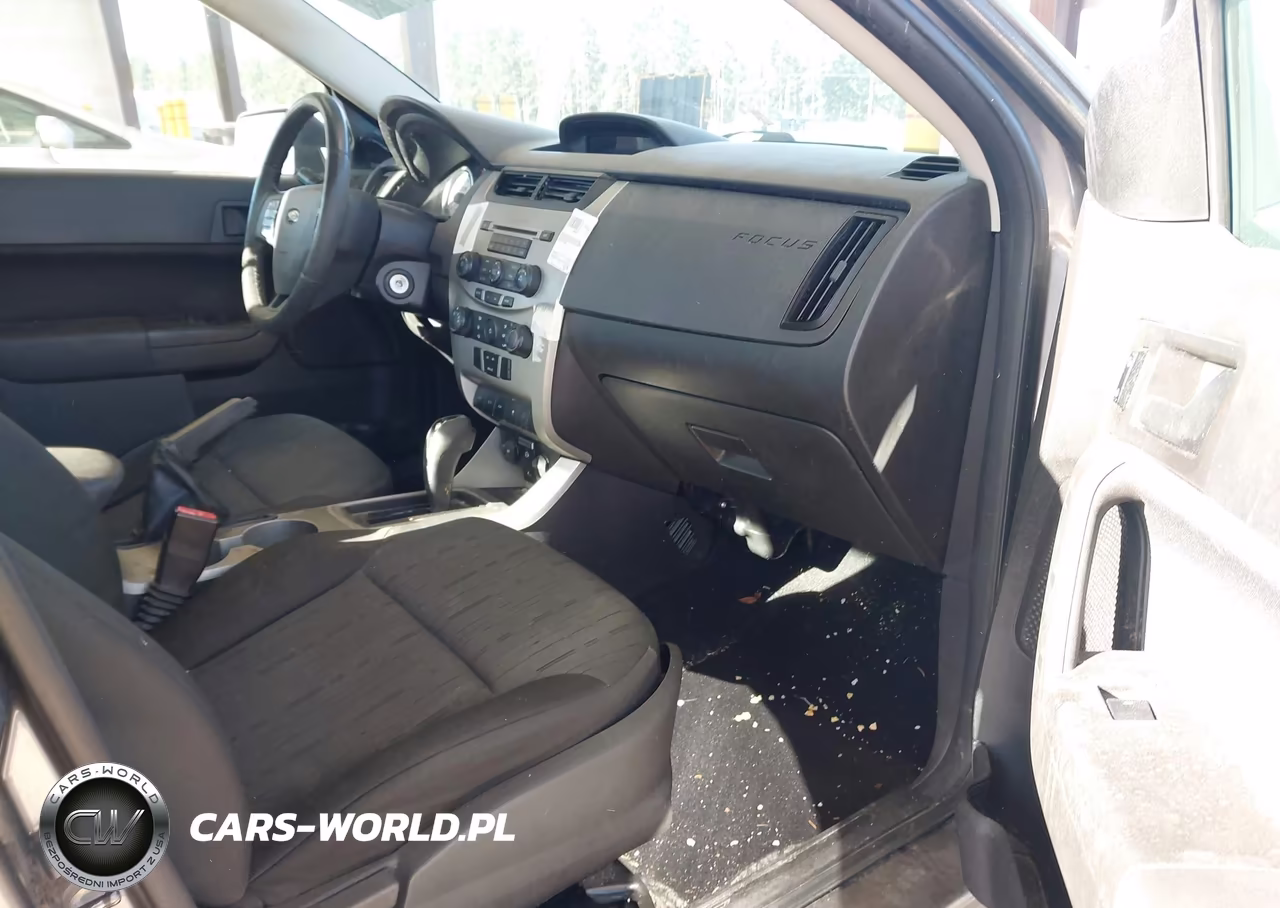 2009 Ford Focus Se VIN:1FAHP35N49W140329 - 5