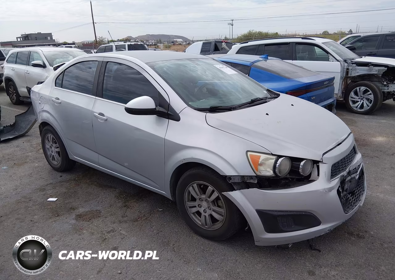 2016 Chevrolet Sonic Lt Auto – zdjęcie 1 z 17