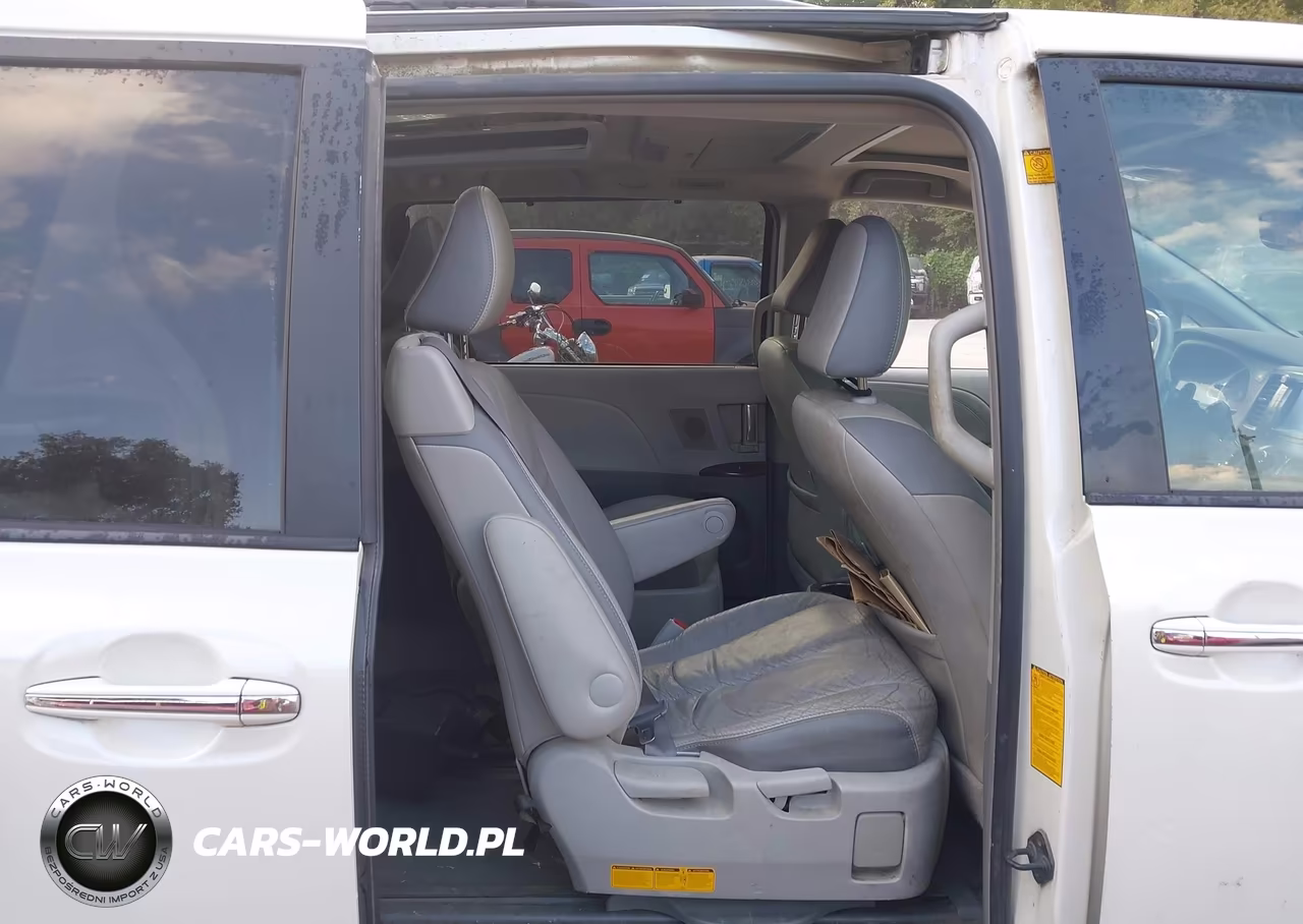 2011 Toyota Sienna Limited VIN:5TDDK3DC9BS006526 - 8