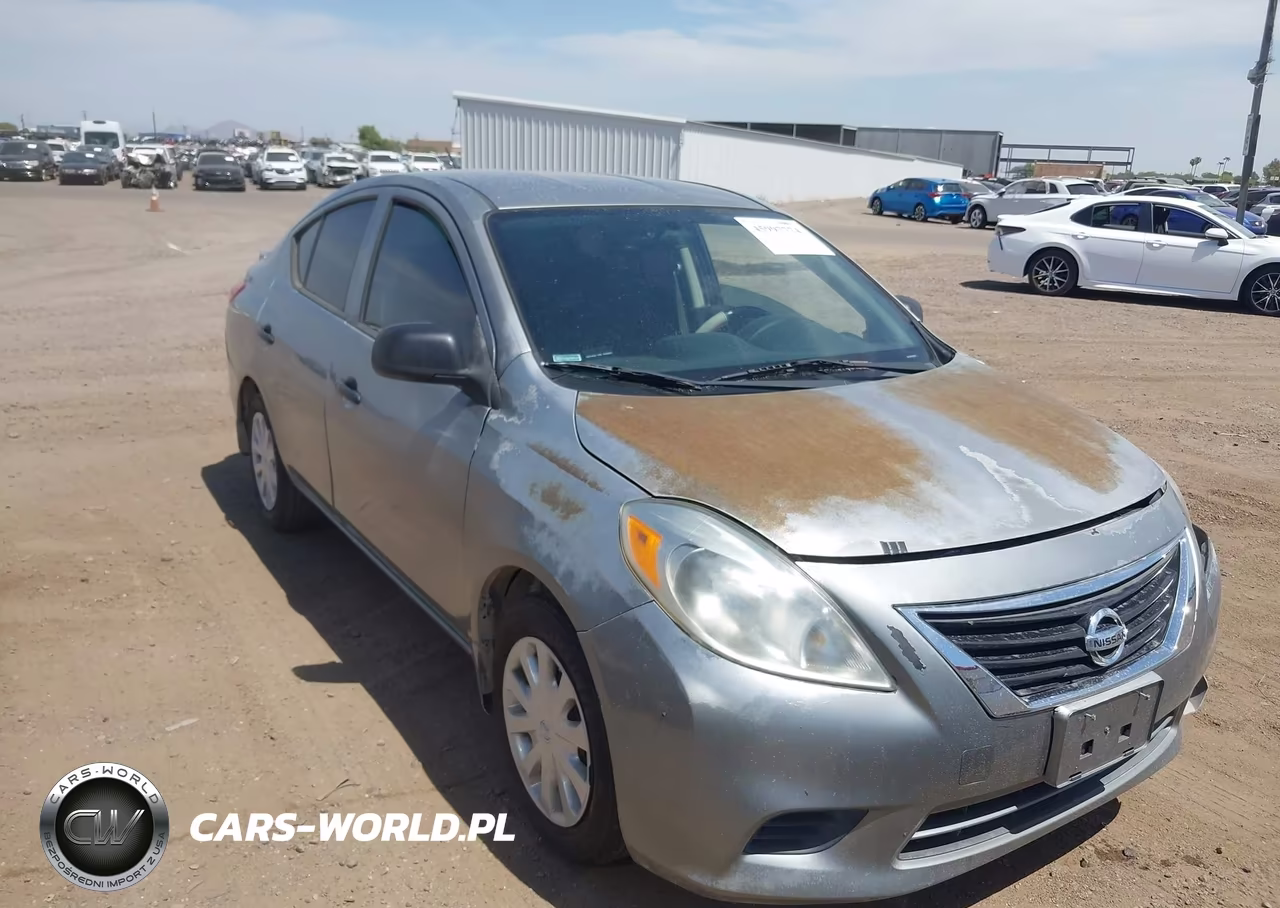 2014 Nissan Versa 1.6 S+