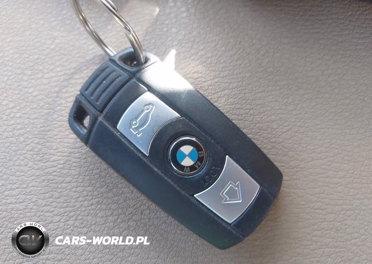2014 BMW X1 xDrive28I VIN:WBAVL1C55EVY12203 - 11