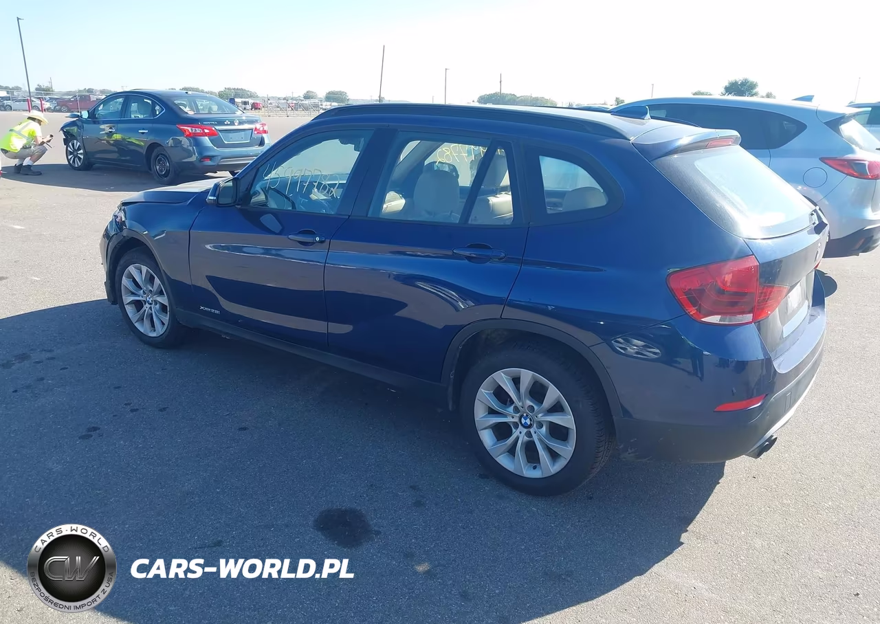 2014 BMW X1 xDrive28I VIN:WBAVL1C55EVY12203 - 3
