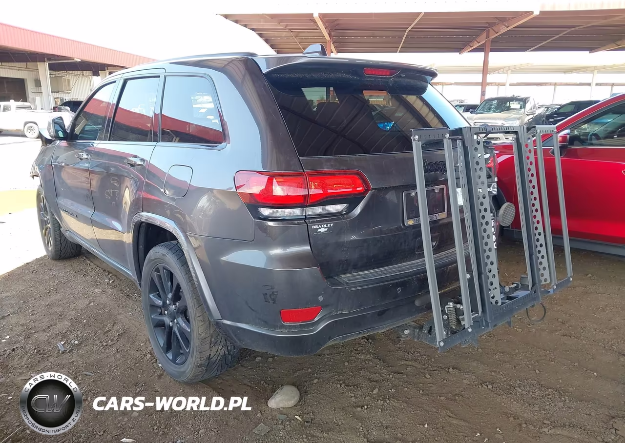 2019 Jeep Grand Cherokee Altitude 4X2 VIN:1C4RJEAG9KC805722 - 3