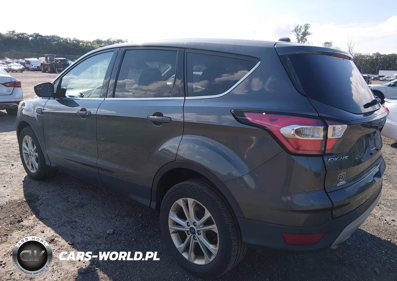 2017 Ford Escape Se VIN:1FMCU9GD7HUC16877 - 3
