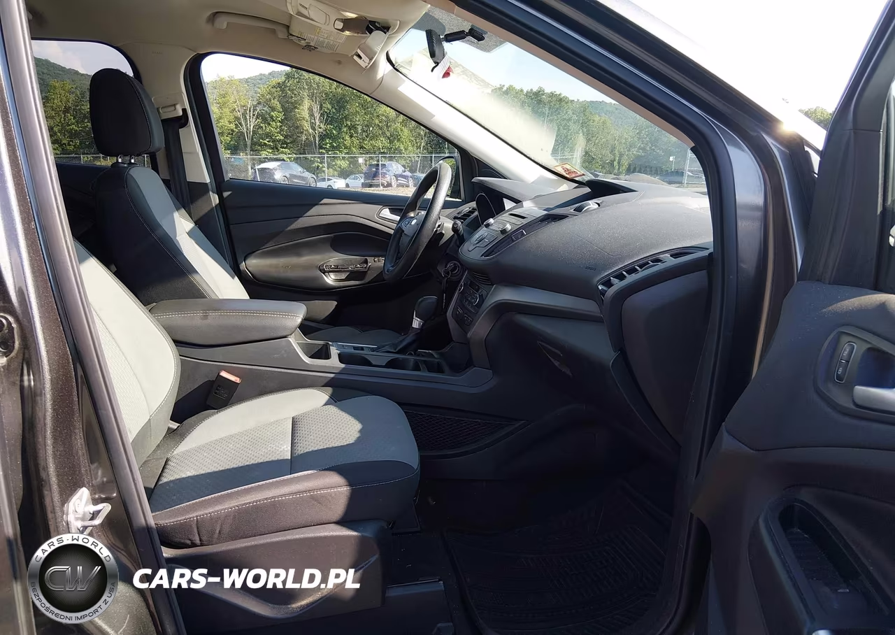 2017 Ford Escape Se VIN:1FMCU9GD7HUC16877 - 5