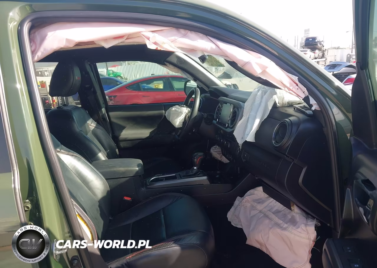 2020 Toyota Tacoma Trd Pro VIN:5TFCZ5AN1LX240020 - 5