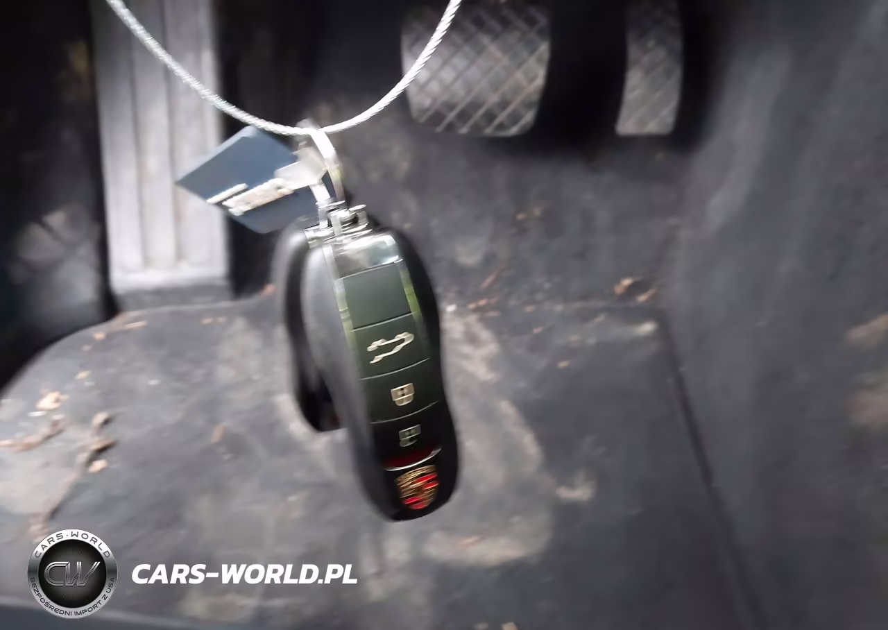 2023 Porsche Macan T VIN:WP1AA2A58PLB10129 - 11