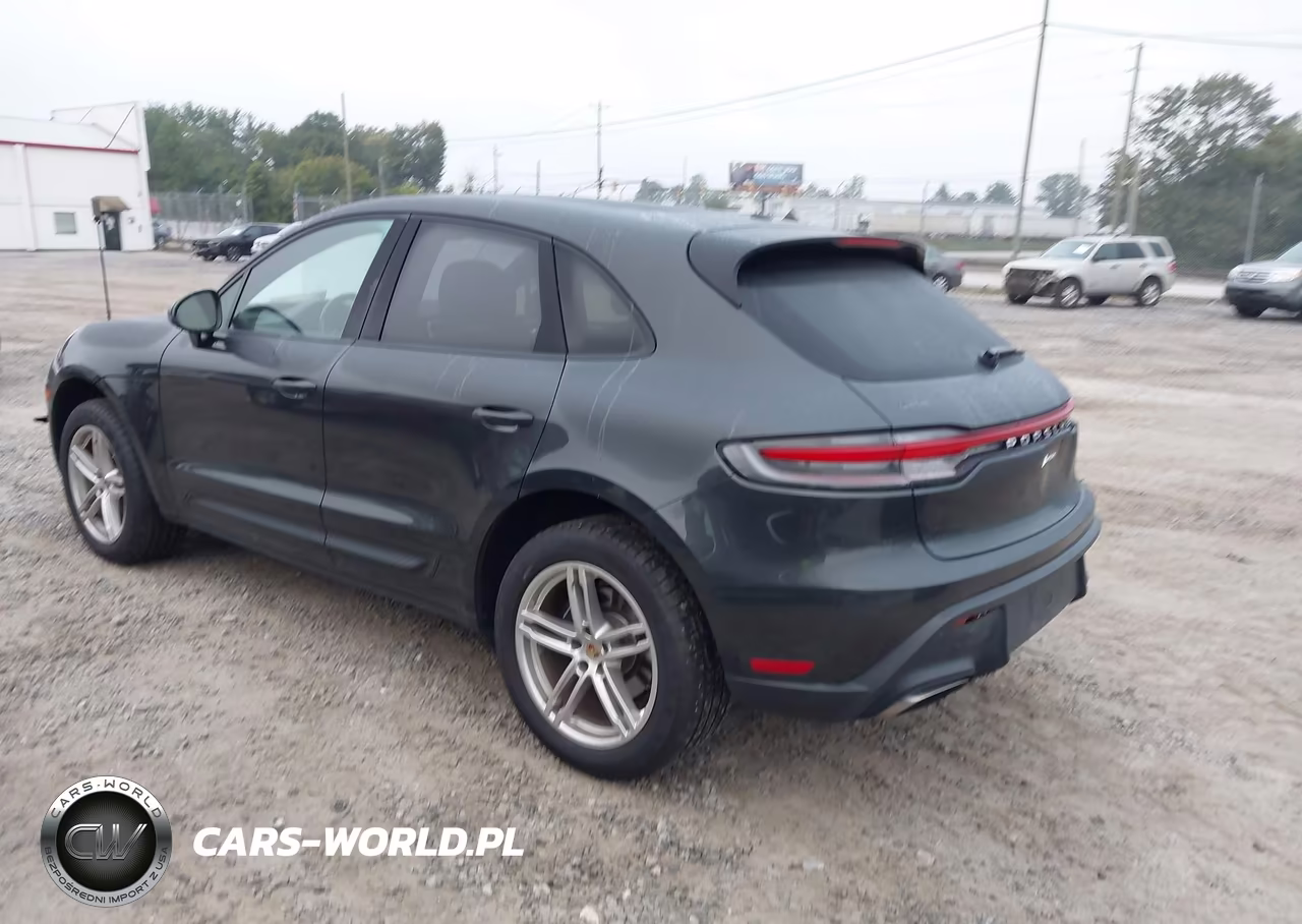 2023 Porsche Macan T VIN:WP1AA2A58PLB10129 - 3