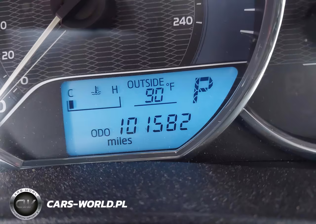 2015 Toyota Corolla Le Plus VIN:5YFBURHE2FP207117 - 15