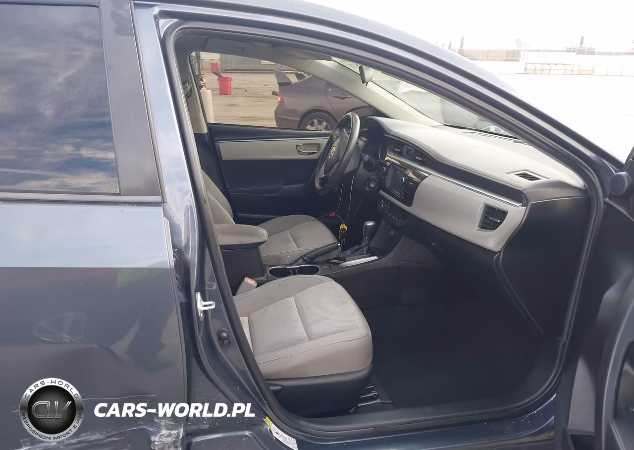 2015 Toyota Corolla Le Plus VIN:5YFBURHE2FP207117 - 5