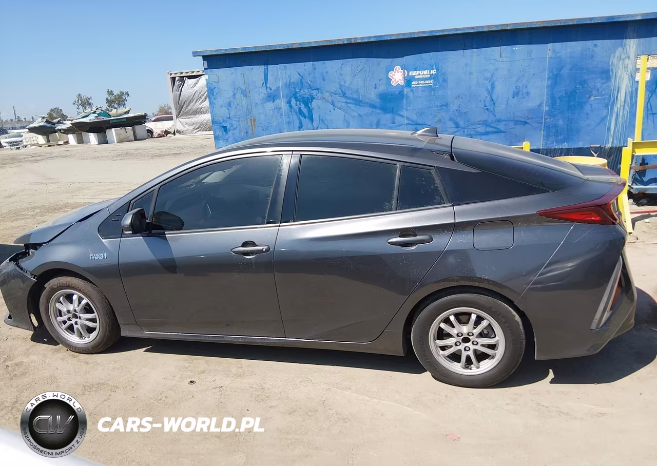 2018 Toyota Prius Prime Plus VIN:JTDKARFP2J3079900 - 15
