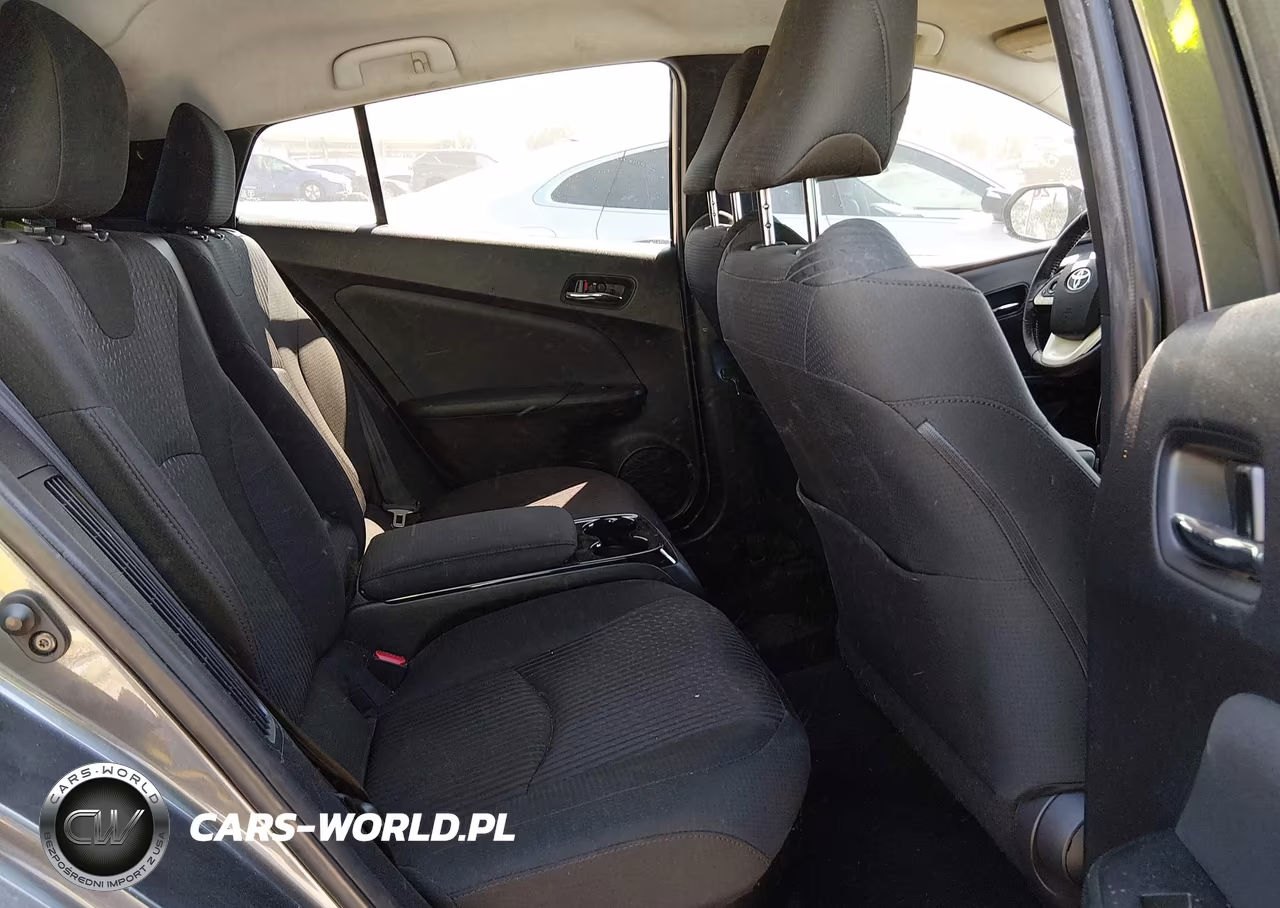 2018 Toyota Prius Prime Plus VIN:JTDKARFP2J3079900 - 8